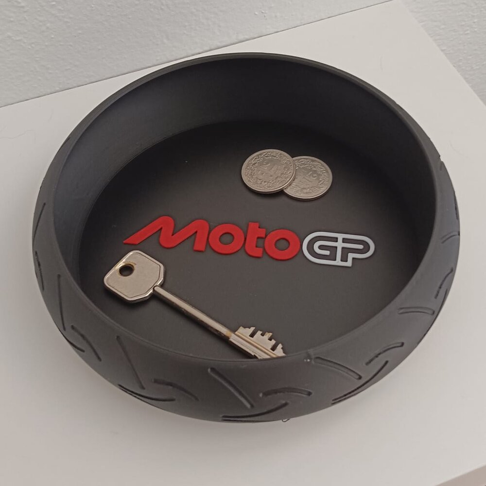 3D tištěná miska na klíče v designu pneumatiky